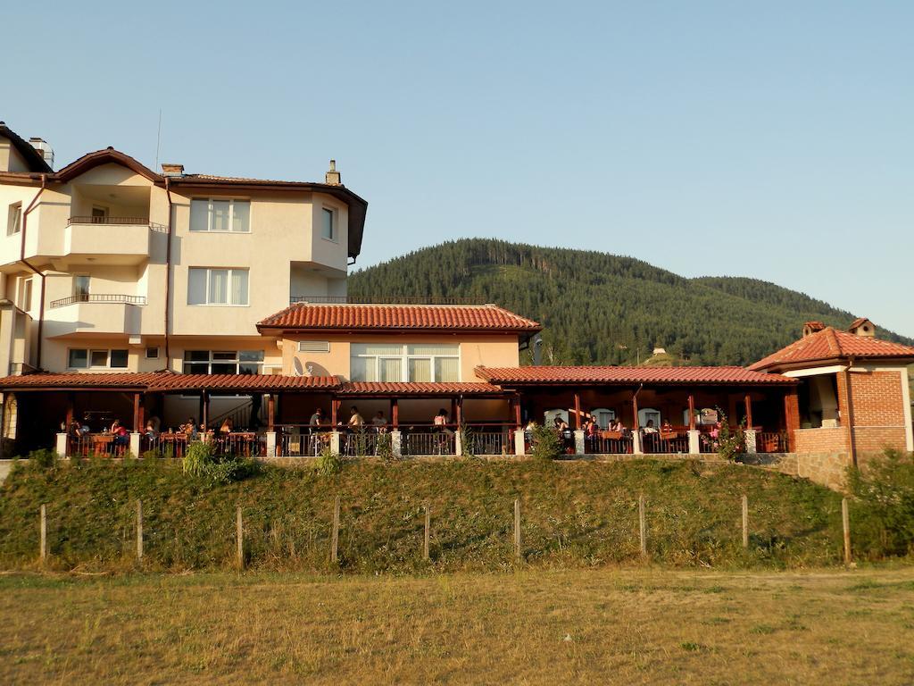 Family Hotel Daisy Borino Exterior photo